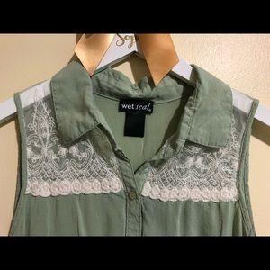 Wet Seal | Sage Green Collared Sleeveless Buttondown Blouse Lace Front Pocket